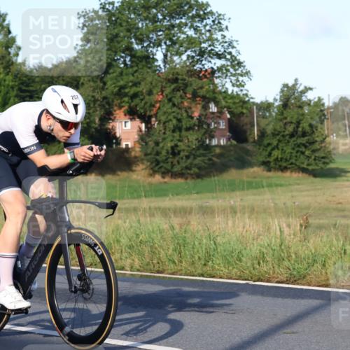 25.08.2024 - Elbe Triathlon Hamburg Fuchs,  Jonas http://msf.ph/oto/6844555 25.08.2024 09:03:56 Radfahren 257, 93 meine-sportfotos.de