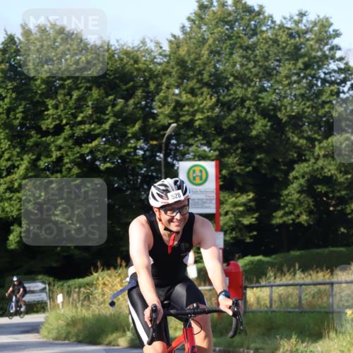 25.08.2024 - Elbe Triathlon Hamburg Fuchs,  Jonas http://msf.ph/oto/6844565 25.08.2024 09:44:02 Radfahren 341, 251, 528, 200 meine-sportfotos.de