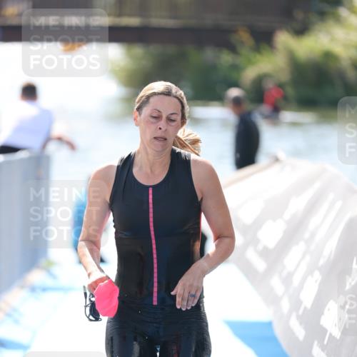 25.08.2024 - Elbe Triathlon Hamburg H.Heesch http://msf.ph/oto/6844567 25.08.2024 14:42:03 Schwimmen  meine-sportfotos.de