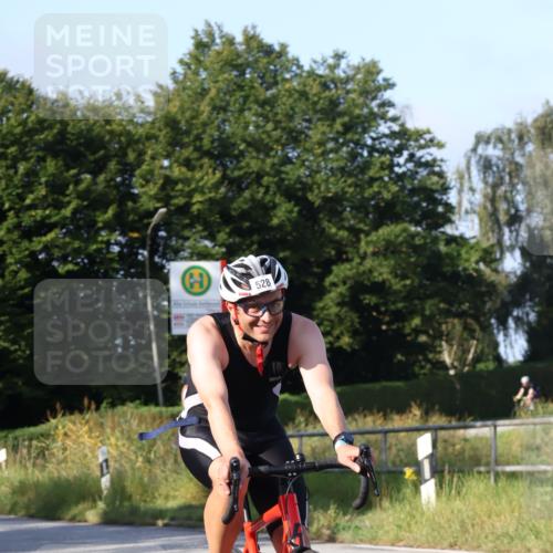 25.08.2024 - Elbe Triathlon Hamburg Fuchs,  Jonas http://msf.ph/oto/6844571 25.08.2024 09:44:02 Radfahren 341, 251, 528, 200 meine-sportfotos.de