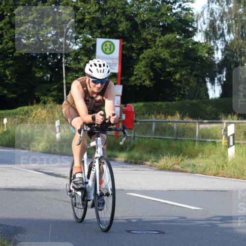 25.08.2024 - Elbe Triathlon Hamburg Fuchs,  Jonas http://msf.ph/oto/6844585 25.08.2024 09:04:00 Radfahren 257, 93, 53, 128 meine-sportfotos.de