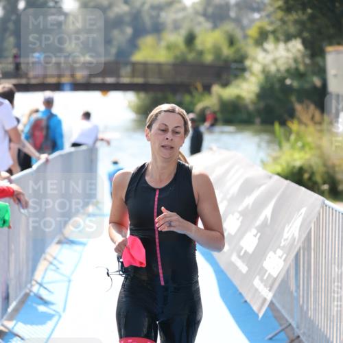 25.08.2024 - Elbe Triathlon Hamburg H.Heesch http://msf.ph/oto/6844595 25.08.2024 14:42:04 Schwimmen  meine-sportfotos.de