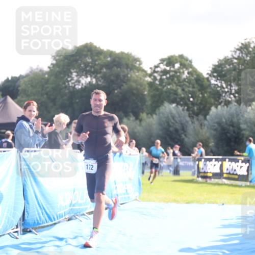 25.08.2024 - Elbe Triathlon Hamburg H.Heesch http://msf.ph/oto/6844596 25.08.2024 10:35:08 Ziel 169, 172 meine-sportfotos.de