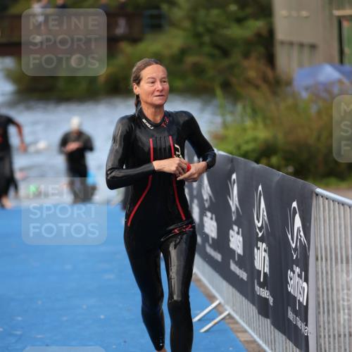25.08.2024 - Elbe Triathlon Hamburg H.Heesch http://msf.ph/oto/6844604 25.08.2024 08:47:10 Schwimmen 125, 146, 193, 194, 198 meine-sportfotos.de