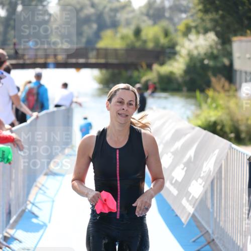 25.08.2024 - Elbe Triathlon Hamburg H.Heesch http://msf.ph/oto/6844607 25.08.2024 14:42:04 Schwimmen  meine-sportfotos.de