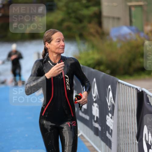 25.08.2024 - Elbe Triathlon Hamburg H.Heesch http://msf.ph/oto/6844644 25.08.2024 08:47:11 Schwimmen 125, 146, 193, 194 meine-sportfotos.de