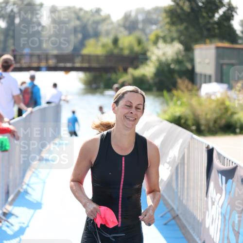 25.08.2024 - Elbe Triathlon Hamburg H.Heesch http://msf.ph/oto/6844654 25.08.2024 14:42:05 Schwimmen  meine-sportfotos.de