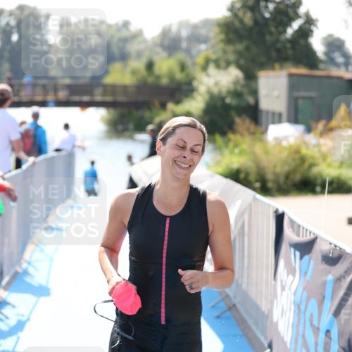 25.08.2024 - Elbe Triathlon Hamburg H.Heesch http://msf.ph/oto/6844667 25.08.2024 14:42:05 Schwimmen  meine-sportfotos.de