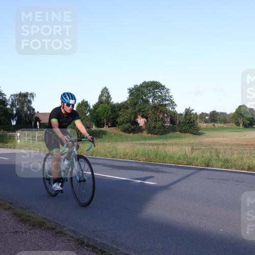 25.08.2024 - Elbe Triathlon Hamburg Fuchs,  Jonas http://msf.ph/oto/6844673 25.08.2024 09:04:05 Radfahren 93, 53, 128, 106 meine-sportfotos.de