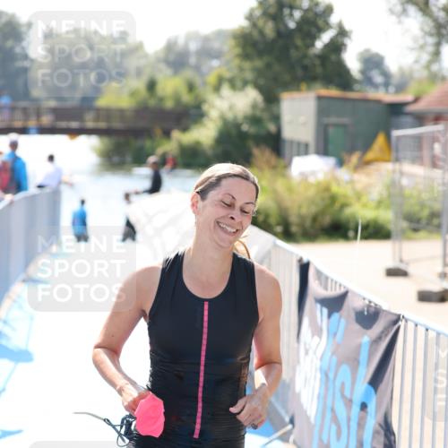 25.08.2024 - Elbe Triathlon Hamburg H.Heesch http://msf.ph/oto/6844688 25.08.2024 14:42:05 Schwimmen  meine-sportfotos.de