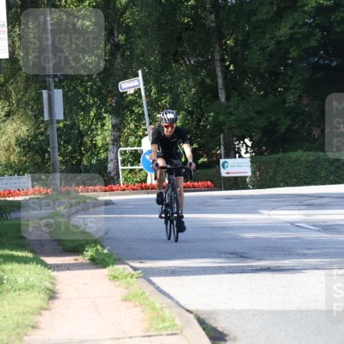25.08.2024 - Elbe Triathlon Hamburg Fuchs,  Jonas http://msf.ph/oto/6844703 25.08.2024 09:44:35 Radfahren 384, 290, 276, 257, 516 meine-sportfotos.de