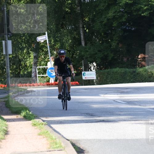 25.08.2024 - Elbe Triathlon Hamburg Fuchs,  Jonas http://msf.ph/oto/6844709 25.08.2024 09:44:35 Radfahren 384, 290, 276, 257, 516 meine-sportfotos.de