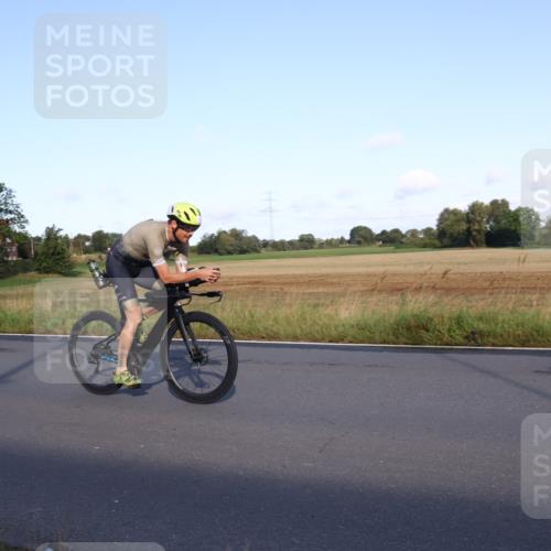 25.08.2024 - Elbe Triathlon Hamburg Fuchs,  Jonas http://msf.ph/oto/6844710 25.08.2024 09:04:11 Radfahren 53, 128, 106 meine-sportfotos.de