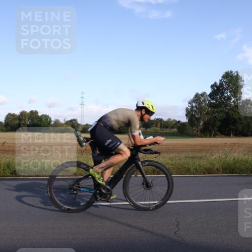 25.08.2024 - Elbe Triathlon Hamburg Fuchs,  Jonas http://msf.ph/oto/6844719 25.08.2024 09:04:11 Radfahren 53, 128, 106 meine-sportfotos.de
