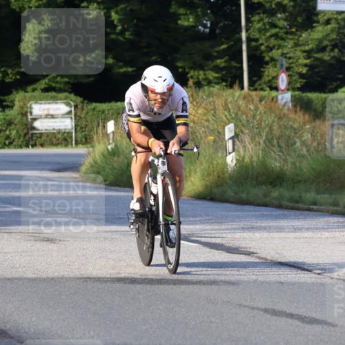 25.08.2024 - Elbe Triathlon Hamburg Fuchs,  Jonas http://msf.ph/oto/6844724 25.08.2024 09:04:27 Radfahren 73 meine-sportfotos.de