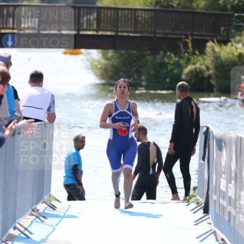 25.08.2024 - Elbe Triathlon Hamburg H.Heesch http://msf.ph/oto/6844726 25.08.2024 14:43:08 Schwimmen  meine-sportfotos.de