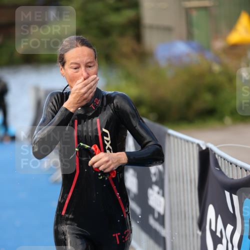 25.08.2024 - Elbe Triathlon Hamburg H.Heesch http://msf.ph/oto/6844731 25.08.2024 08:47:11 Schwimmen 125, 146, 193, 194 meine-sportfotos.de