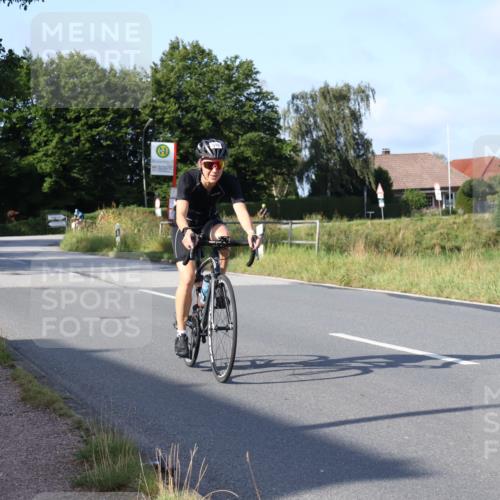 25.08.2024 - Elbe Triathlon Hamburg Fuchs,  Jonas http://msf.ph/oto/6844739 25.08.2024 09:44:38 Radfahren 276, 257, 516 meine-sportfotos.de