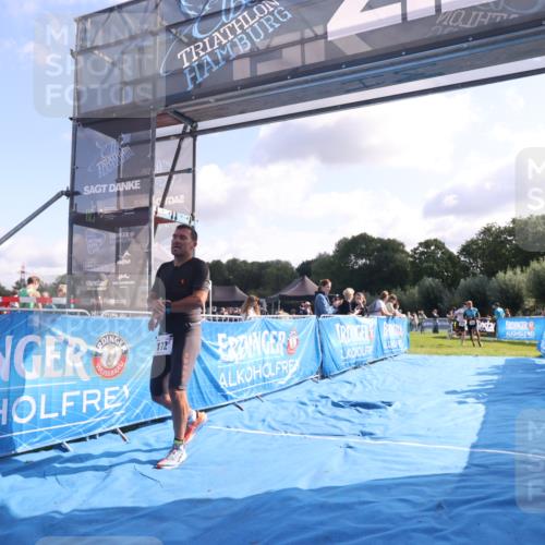 25.08.2024 - Elbe Triathlon Hamburg H.Heesch http://msf.ph/oto/6844743 25.08.2024 10:35:09 Ziel 169, 172 meine-sportfotos.de