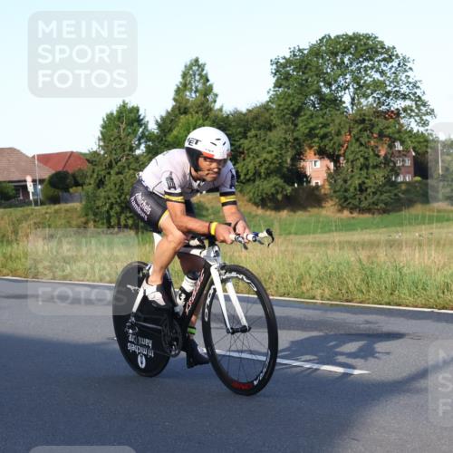 25.08.2024 - Elbe Triathlon Hamburg Fuchs,  Jonas http://msf.ph/oto/6844769 25.08.2024 09:04:29 Radfahren 73 meine-sportfotos.de