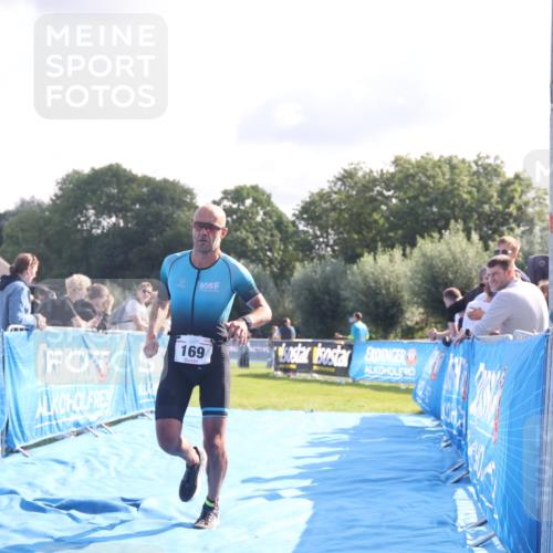 25.08.2024 - Elbe Triathlon Hamburg H.Heesch http://msf.ph/oto/6844778 25.08.2024 10:35:13 Ziel 169, 172 meine-sportfotos.de