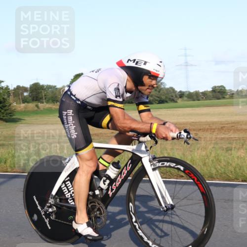25.08.2024 - Elbe Triathlon Hamburg Fuchs,  Jonas http://msf.ph/oto/6844779 25.08.2024 09:04:29 Radfahren 73 meine-sportfotos.de