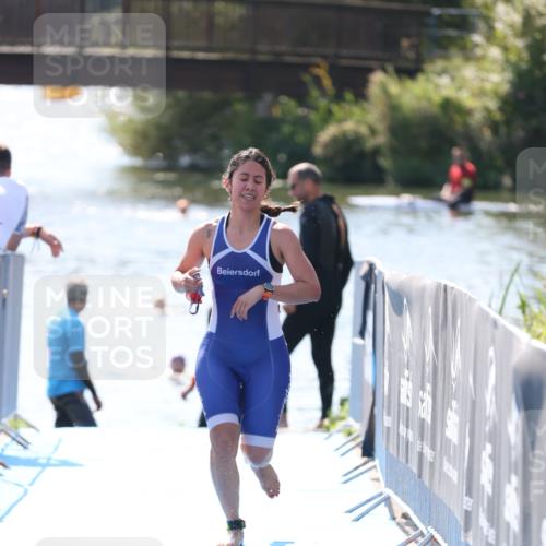 25.08.2024 - Elbe Triathlon Hamburg H.Heesch http://msf.ph/oto/6844787 25.08.2024 14:43:10 Schwimmen  meine-sportfotos.de