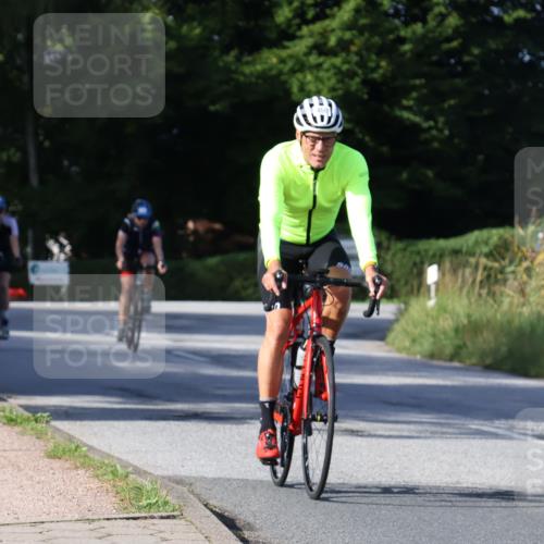 25.08.2024 - Elbe Triathlon Hamburg Fuchs,  Jonas http://msf.ph/oto/6844788 25.08.2024 09:44:53 Radfahren 330, 168, 211, 450, 154, 512 meine-sportfotos.de