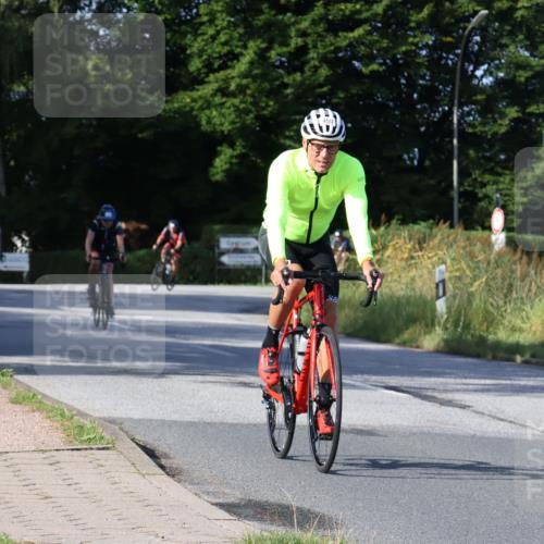 25.08.2024 - Elbe Triathlon Hamburg Fuchs,  Jonas http://msf.ph/oto/6844795 25.08.2024 09:44:53 Radfahren 330, 168, 211, 450, 154, 512 meine-sportfotos.de