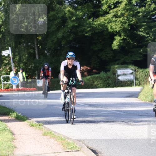 25.08.2024 - Elbe Triathlon Hamburg Fuchs,  Jonas http://msf.ph/oto/6844815 25.08.2024 09:44:55 Radfahren 211, 450, 154, 512, 406 meine-sportfotos.de