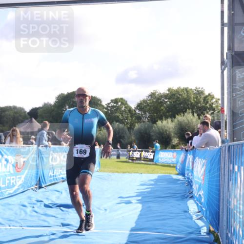 25.08.2024 - Elbe Triathlon Hamburg H.Heesch http://msf.ph/oto/6844817 25.08.2024 10:35:13 Ziel 169, 172 meine-sportfotos.de