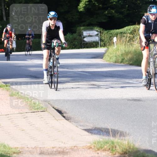 25.08.2024 - Elbe Triathlon Hamburg Fuchs,  Jonas http://msf.ph/oto/6844825 25.08.2024 09:44:55 Radfahren 211, 450, 154, 512, 406 meine-sportfotos.de