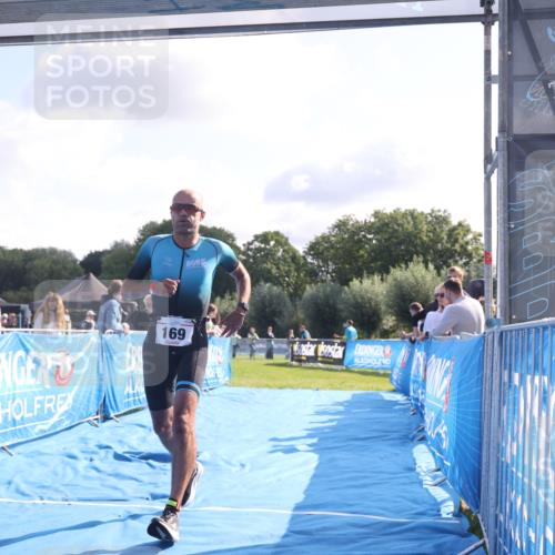 25.08.2024 - Elbe Triathlon Hamburg H.Heesch http://msf.ph/oto/6844834 25.08.2024 10:35:13 Ziel 169, 172 meine-sportfotos.de