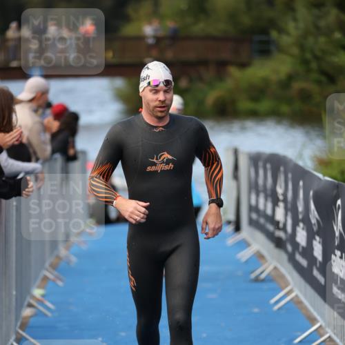 25.08.2024 - Elbe Triathlon Hamburg H.Heesch http://msf.ph/oto/6844835 25.08.2024 08:47:17 Schwimmen 122, 125, 146, 165, 193, 194 meine-sportfotos.de