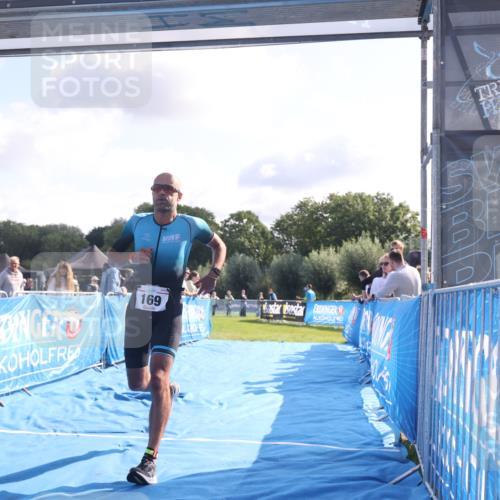 25.08.2024 - Elbe Triathlon Hamburg H.Heesch http://msf.ph/oto/6844840 25.08.2024 10:35:13 Ziel 169, 172 meine-sportfotos.de