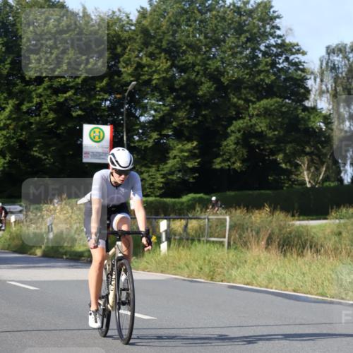 25.08.2024 - Elbe Triathlon Hamburg Fuchs,  Jonas http://msf.ph/oto/6844844 25.08.2024 09:45:29 Radfahren 305, 495, 355, 401, 131, 138, 374, 277 meine-sportfotos.de