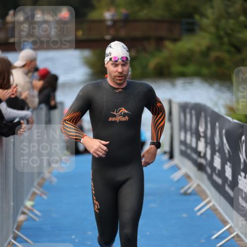 25.08.2024 - Elbe Triathlon Hamburg H.Heesch http://msf.ph/oto/6844846 25.08.2024 08:47:17 Schwimmen 122, 125, 146, 165, 193, 194 meine-sportfotos.de