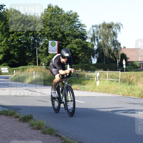 25.08.2024 - Elbe Triathlon Hamburg Fuchs,  Jonas http://msf.ph/oto/6844849 25.08.2024 09:05:00 Radfahren 164 meine-sportfotos.de