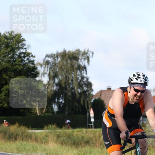 25.08.2024 - Elbe Triathlon Hamburg Fuchs,  Jonas http://msf.ph/oto/6844867 25.08.2024 09:46:59 Radfahren 494, 361, 302, 141 meine-sportfotos.de