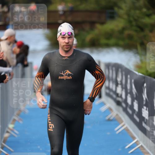 25.08.2024 - Elbe Triathlon Hamburg H.Heesch http://msf.ph/oto/6844871 25.08.2024 08:47:17 Schwimmen 122, 125, 146, 165, 193, 194 meine-sportfotos.de