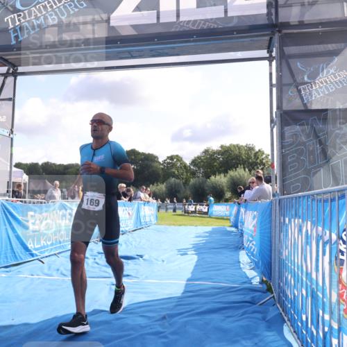 25.08.2024 - Elbe Triathlon Hamburg H.Heesch http://msf.ph/oto/6844875 25.08.2024 10:35:14 Ziel 169, 172 meine-sportfotos.de