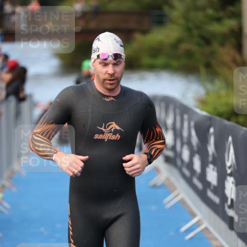 25.08.2024 - Elbe Triathlon Hamburg H.Heesch http://msf.ph/oto/6844881 25.08.2024 08:47:18 Schwimmen 119, 122, 125, 165, 193, 194 meine-sportfotos.de