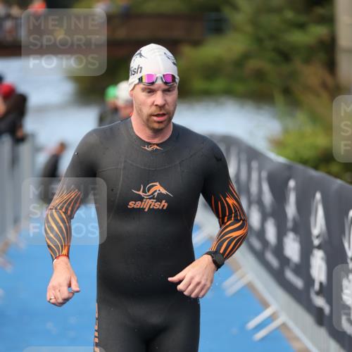 25.08.2024 - Elbe Triathlon Hamburg H.Heesch http://msf.ph/oto/6844890 25.08.2024 08:47:18 Schwimmen 119, 122, 125, 165, 193, 194 meine-sportfotos.de