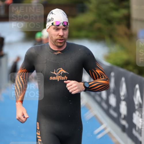 25.08.2024 - Elbe Triathlon Hamburg H.Heesch http://msf.ph/oto/6844912 25.08.2024 08:47:18 Schwimmen 119, 122, 125, 165, 193, 194 meine-sportfotos.de
