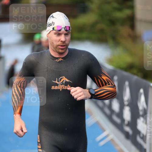 25.08.2024 - Elbe Triathlon Hamburg H.Heesch http://msf.ph/oto/6844916 25.08.2024 08:47:18 Schwimmen 119, 122, 125, 165, 193, 194 meine-sportfotos.de