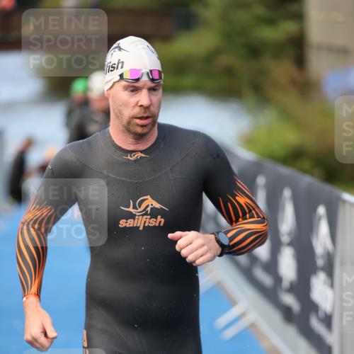 25.08.2024 - Elbe Triathlon Hamburg H.Heesch http://msf.ph/oto/6844919 25.08.2024 08:47:18 Schwimmen 119, 122, 125, 165, 193, 194 meine-sportfotos.de