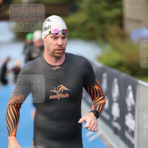 25.08.2024 - Elbe Triathlon Hamburg H.Heesch http://msf.ph/oto/6844923 25.08.2024 08:47:18 Schwimmen 119, 122, 125, 165, 193, 194 meine-sportfotos.de