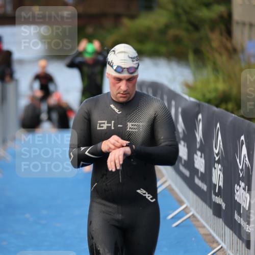 25.08.2024 - Elbe Triathlon Hamburg H.Heesch http://msf.ph/oto/6844934 25.08.2024 08:47:21 Schwimmen 119, 122, 125, 137, 165, 193, 194 meine-sportfotos.de