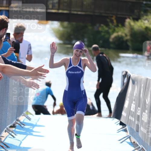 25.08.2024 - Elbe Triathlon Hamburg H.Heesch http://msf.ph/oto/6844945 25.08.2024 14:43:28 Schwimmen  meine-sportfotos.de