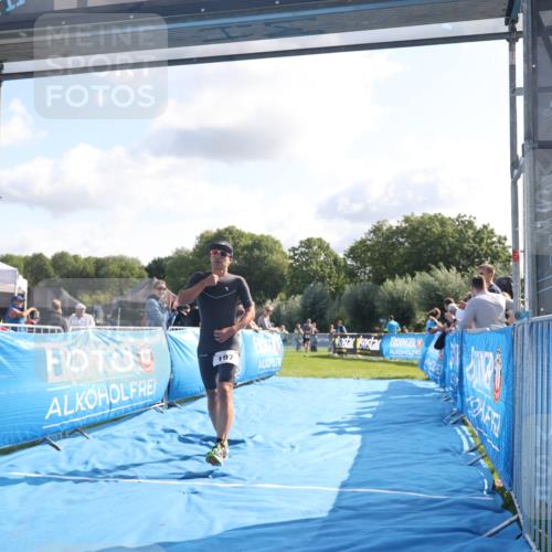 25.08.2024 - Elbe Triathlon Hamburg H.Heesch http://msf.ph/oto/6844946 25.08.2024 10:35:48 Ziel 55, 197 meine-sportfotos.de